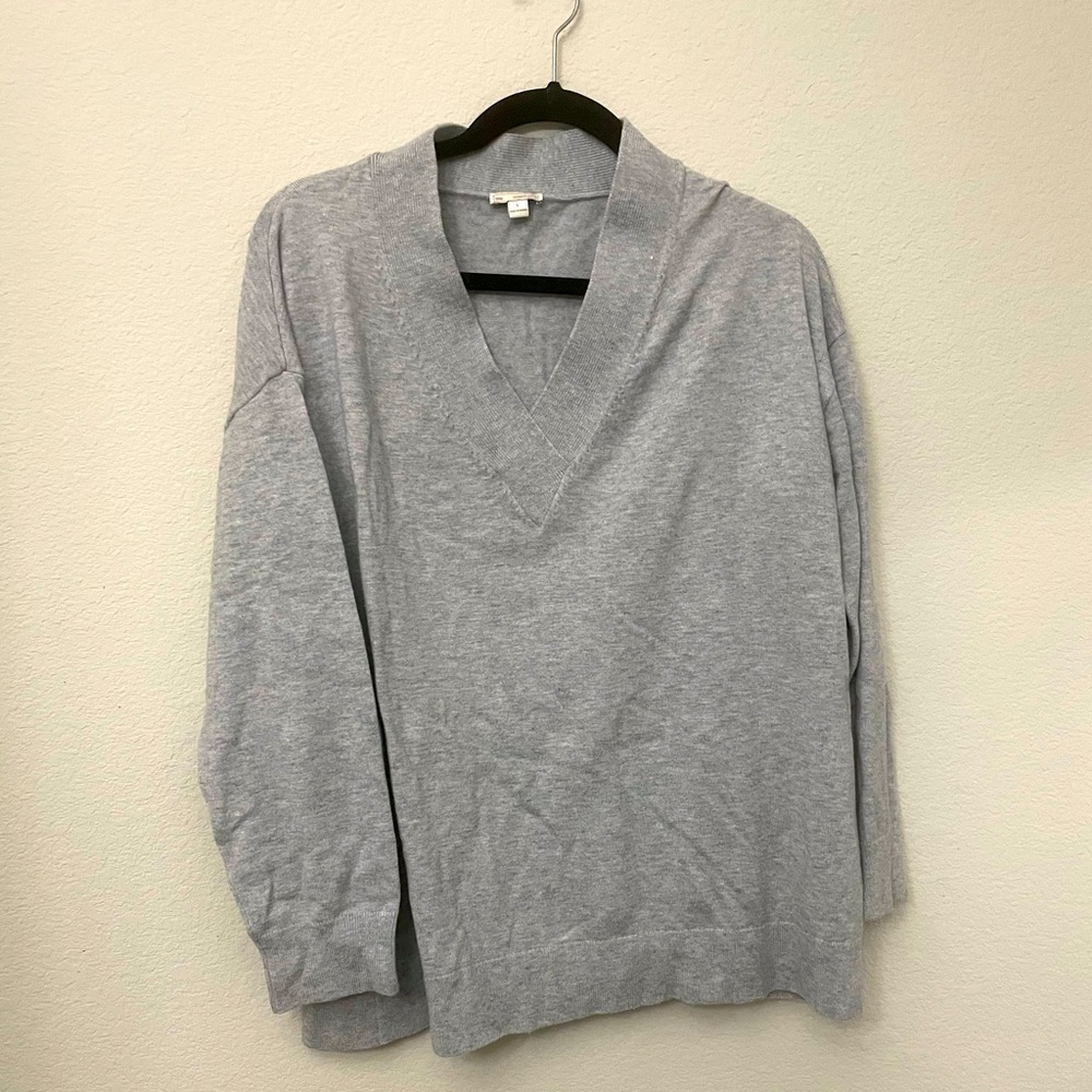 Women’s Gap Size Large Gray sweater